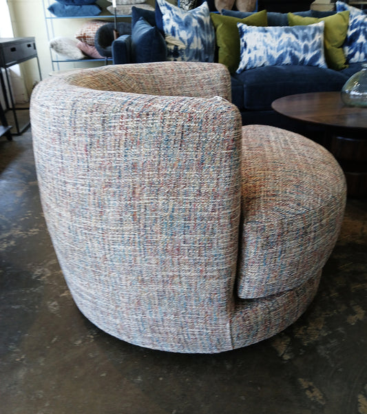 Braxxton Swivel Lounge Chair